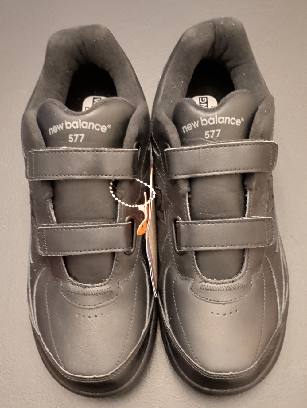 Men's New Balance Men's 577 Black Velcro Athletic Sneakers 9.5 Wide